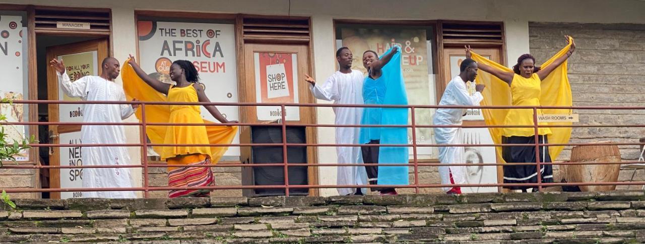 Koi Koi, Fort Portal Kasusu Esterno foto